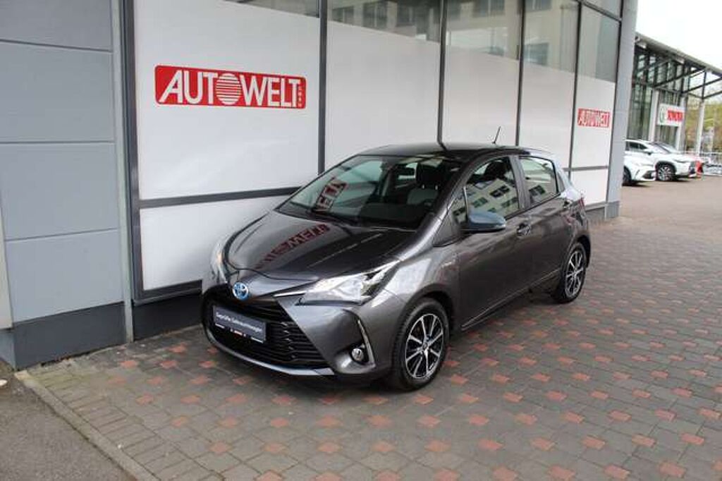 Toyota Yaris Kleinwagen in Schwarz neu in Kleinheubach für € 22.980