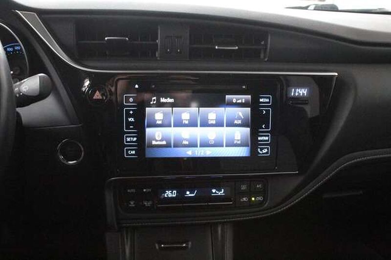 Toyota Auris 1,2 Turbo Team D, Navi